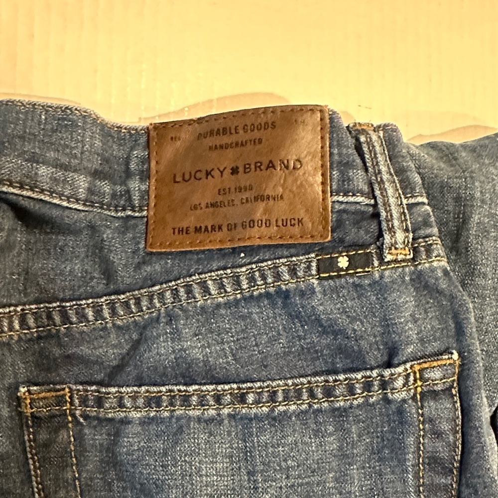 Lucky Brand 363 straight Blue lightweight Jeans zipper and multiple pockets 32 - Picture 8 of 14